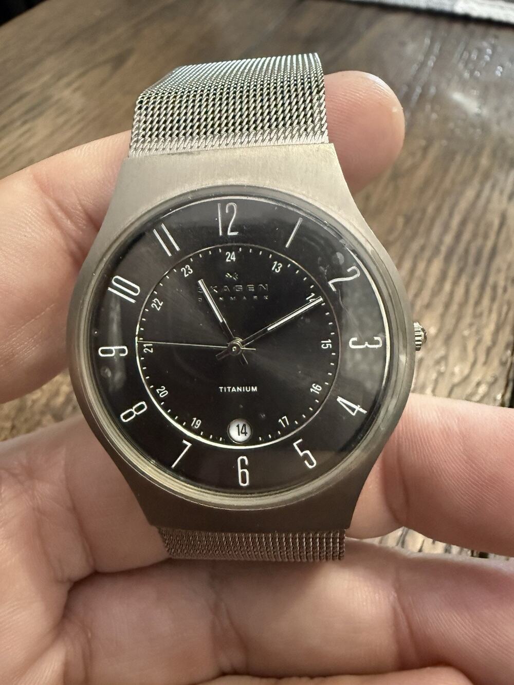 Skagen Denmark Titanium Thin Profile Charcoal Mesh Watch 233XLTTM $215 NWT
